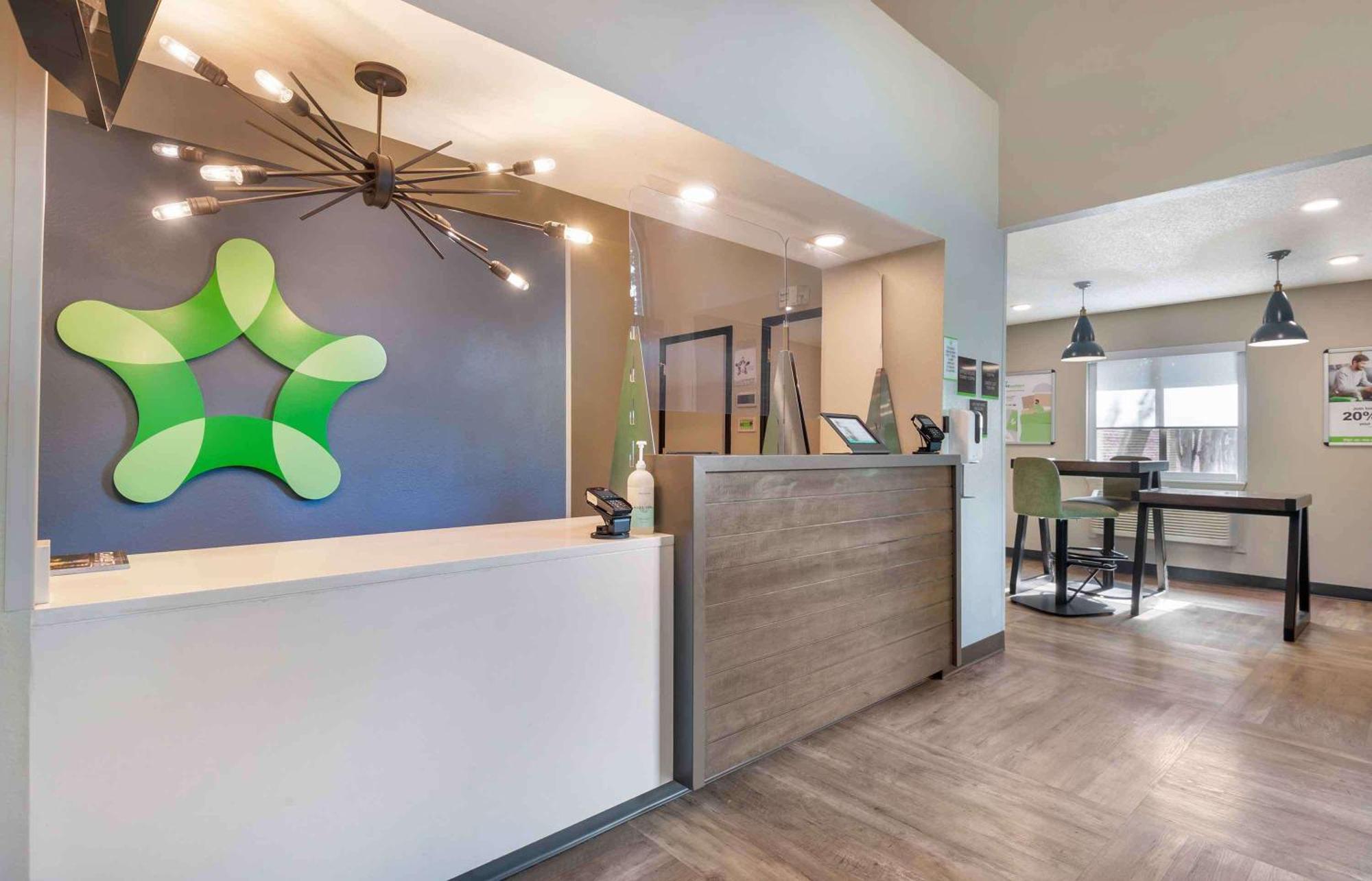 Extended Stay America Select Suites - Charlotte - University Place - E Mccullough Dr Exterior photo