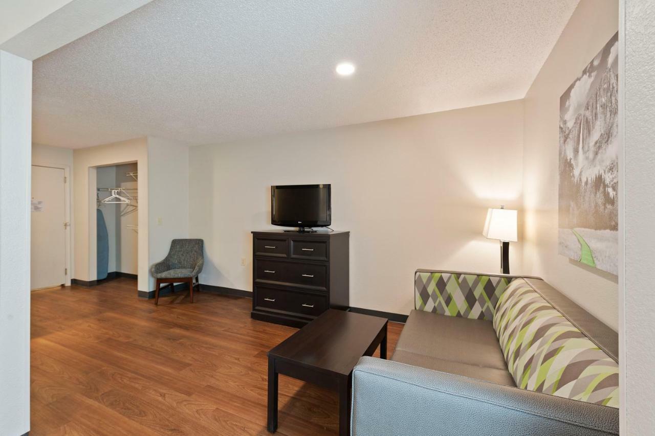 Extended Stay America Select Suites - Charlotte - University Place - E Mccullough Dr Exterior photo